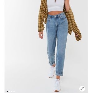URBAN OUTFITTERS BDG Mom High Waisted Jeans